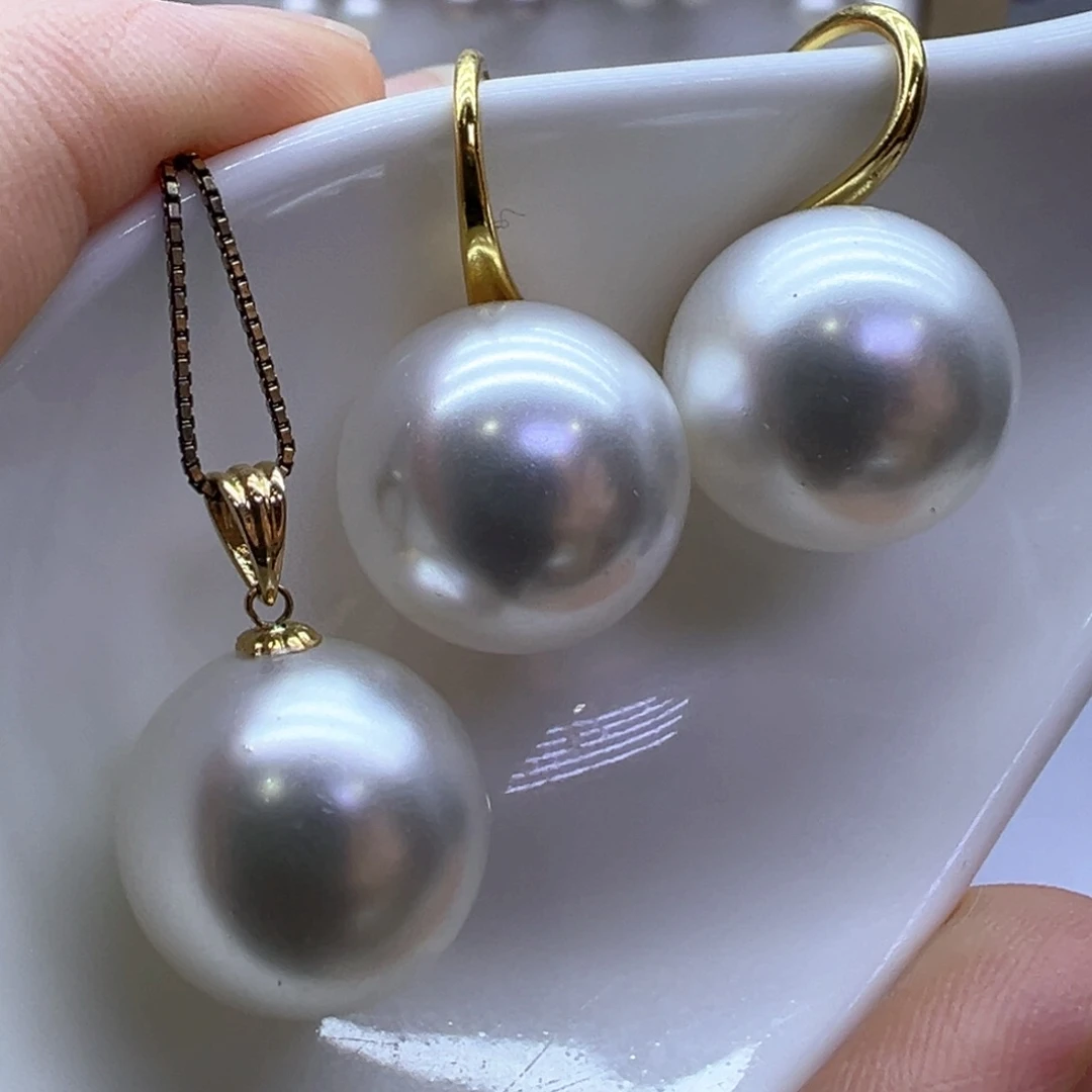 淡水珍珠18K金镶嵌吊坠(赠链)