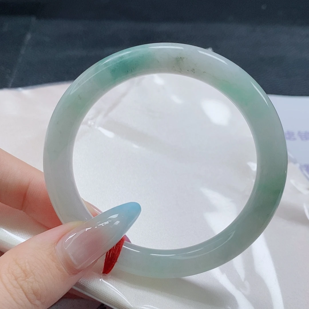 【闪购商品】未镶嵌手镯（圆镯）翡翠549号