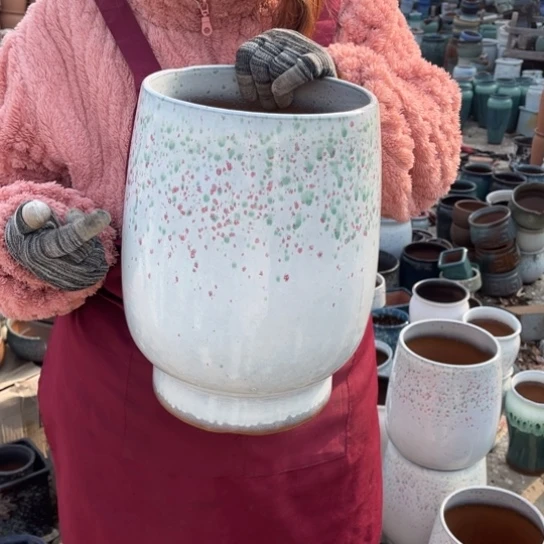 红陶口20高32瑕疵