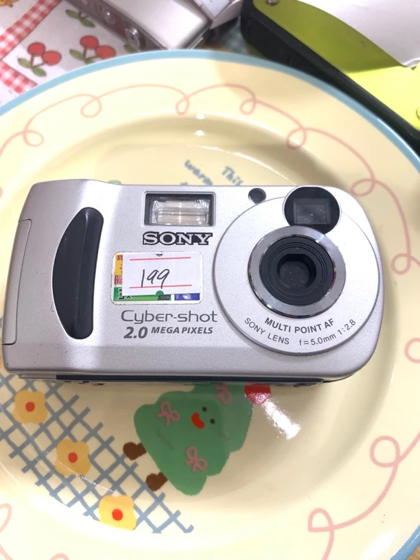 9新  索尼p32 功能正常 裸机 自备五号电池索尼记忆长棒