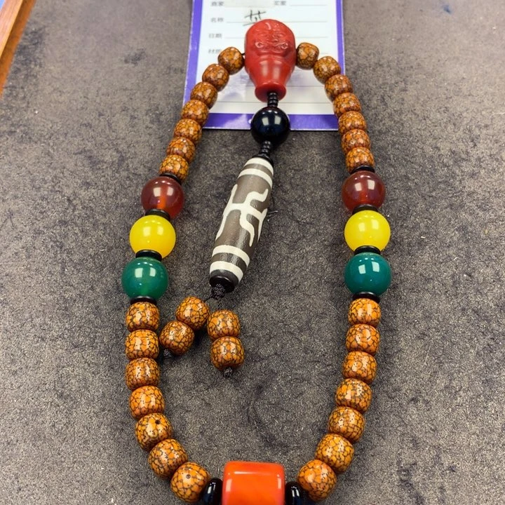 星月菩提吊坠手持