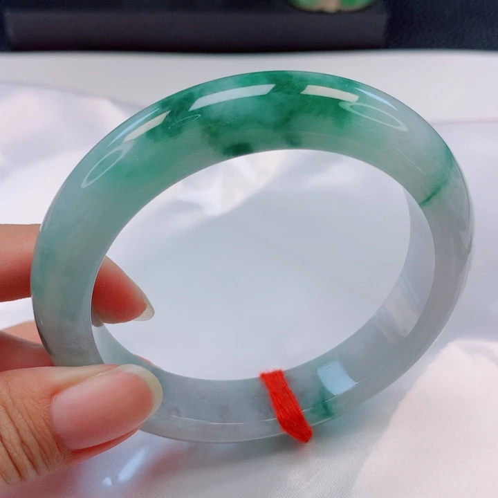 阿***ღ翡翠未镶嵌手镯60圈