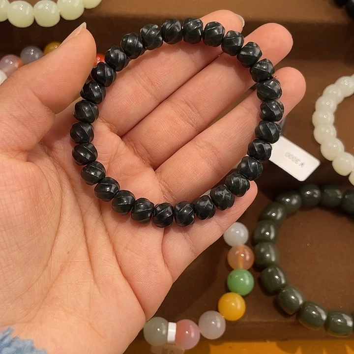 和田玉未镶嵌手串