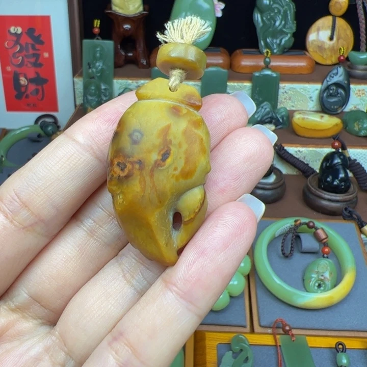 岫岩河磨玉（透闪石质玉）未镶嵌颈饰