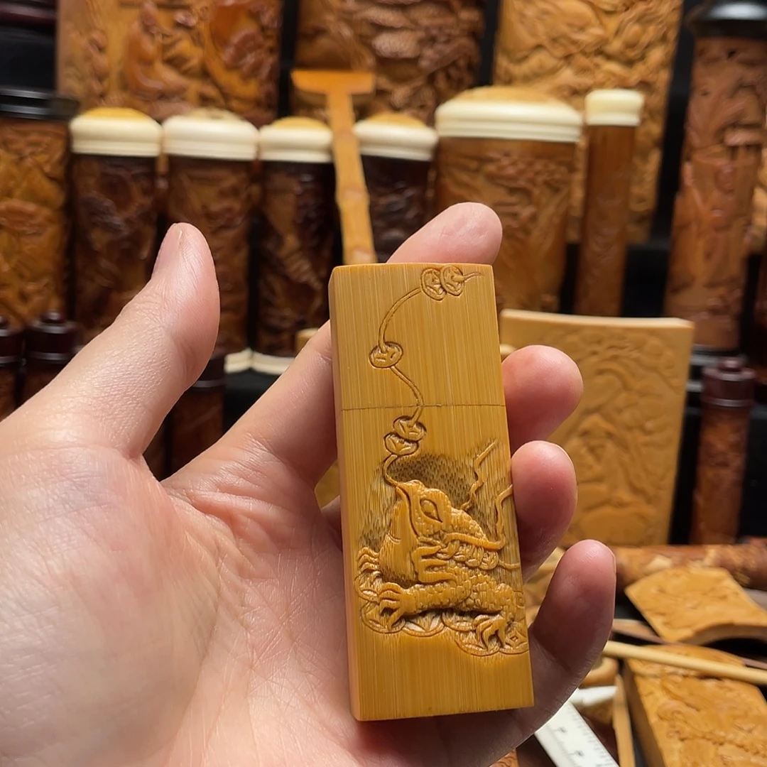 哈***歌香榧木牙签盒金蟾