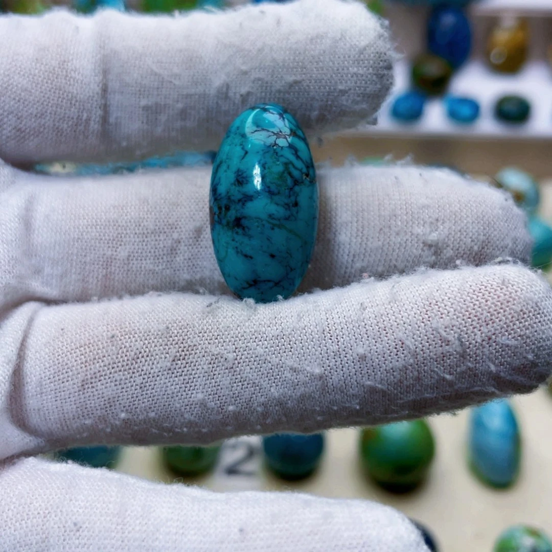 绿松石未镶嵌颈饰