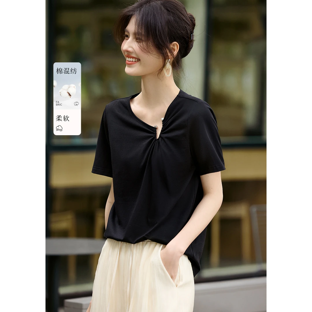 XWI/欣未【写意生活】棉感金属装饰T恤25夏纯色通勤褶皱短袖女03803