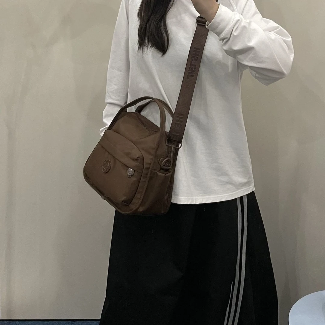 新款时尚简约女士斜挎包轻便休闲大容量尼龙手提包百搭单肩包