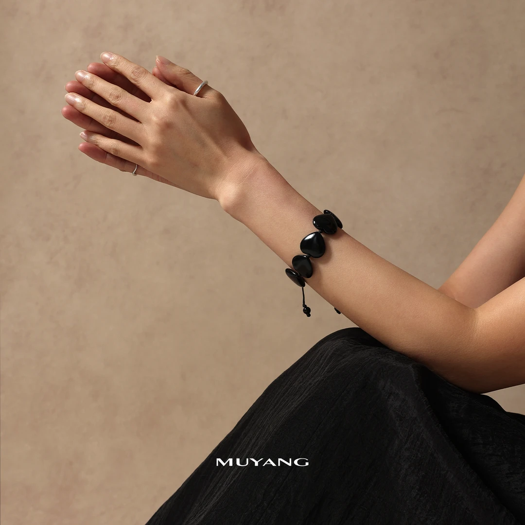 muyang/慕阳 钛钢玻璃手链 气质时尚小众简约个性黑色爱心手链