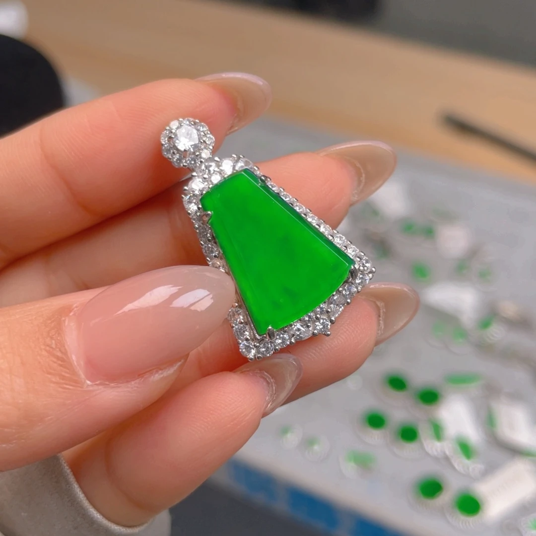 颈饰银S925镶嵌翡翠