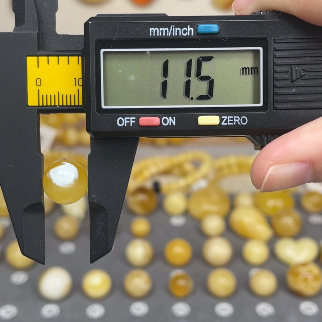 琥珀未镶嵌裸石51