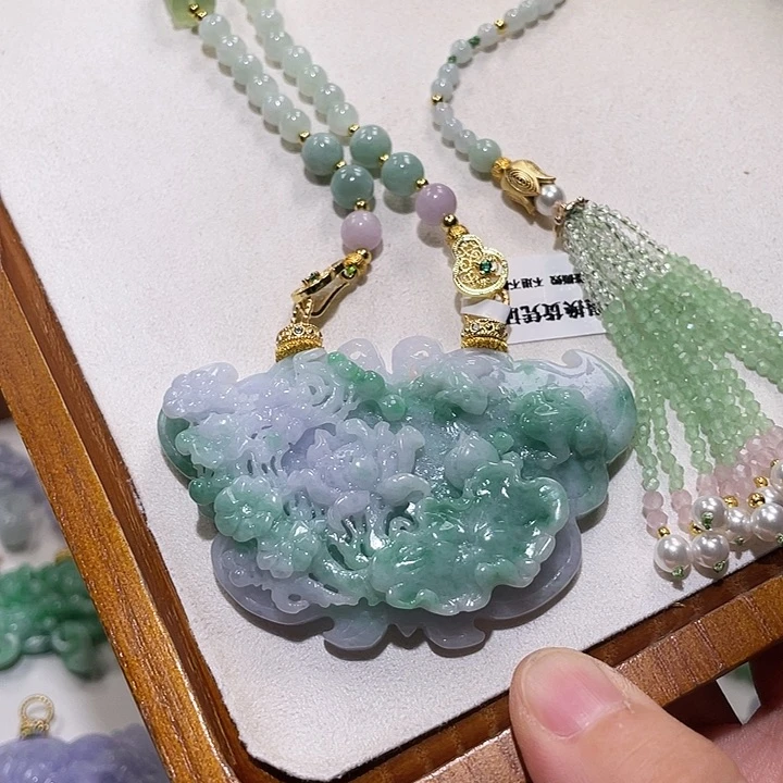 翡翠未镶嵌颈饰翡翠吊坠