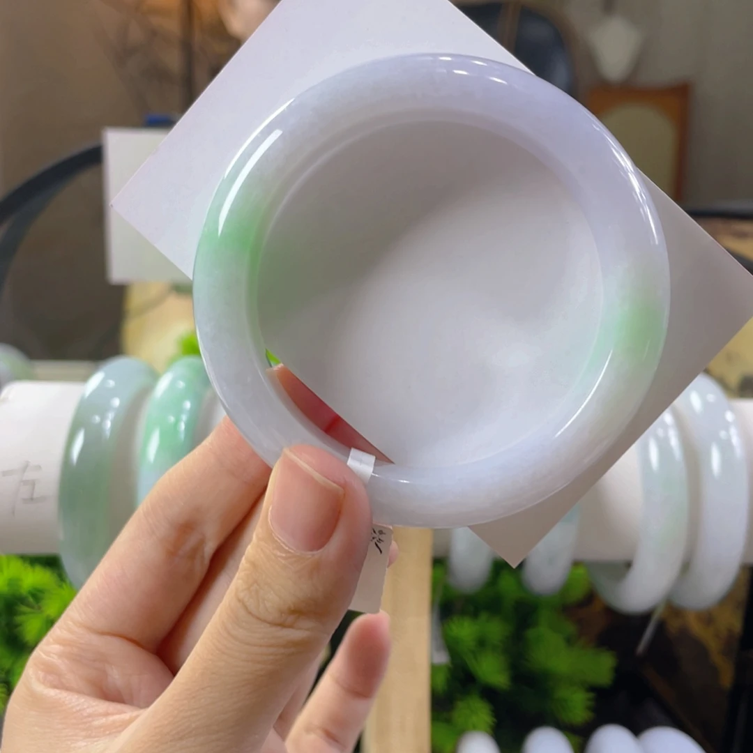 翡翠未镶嵌手镯缅甸缅甸翡翠