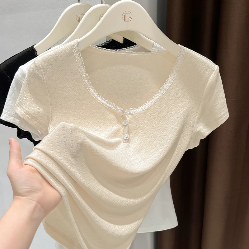 奶黄色高级感软糯针织短袖t恤薄款拼接蕾丝小衫圆领正肩修身内搭