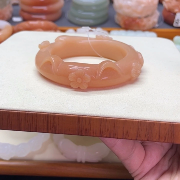 未镶嵌石英岩玉珠宝奇石好***面