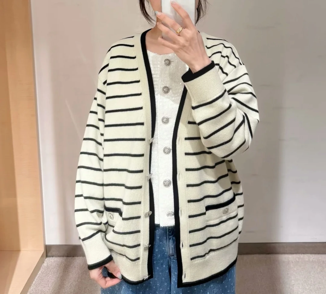 99新 Chanel/香奈儿 25S条纹纽扣开衫 34码