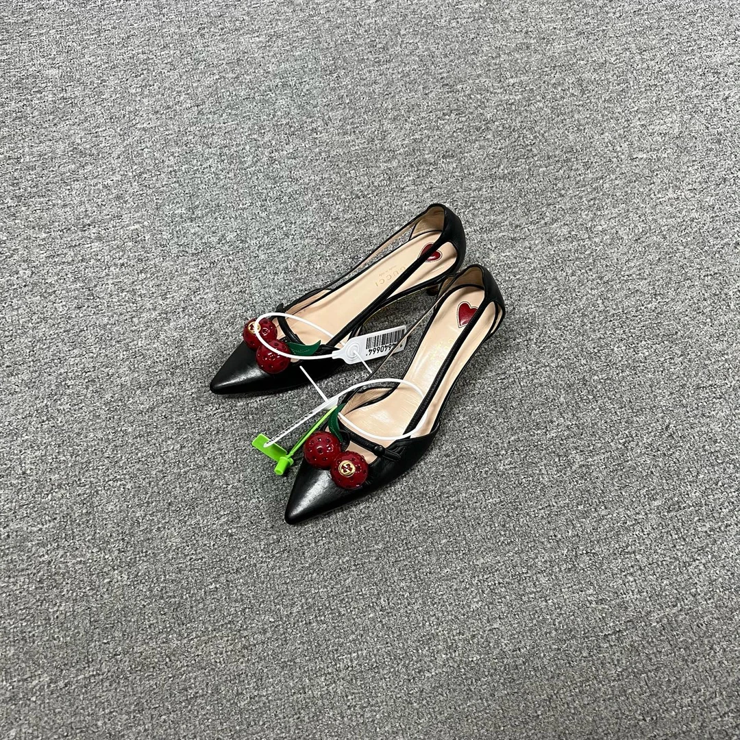 99新 AMIPARIS Gucci 樱桃高跟鞋36.5码