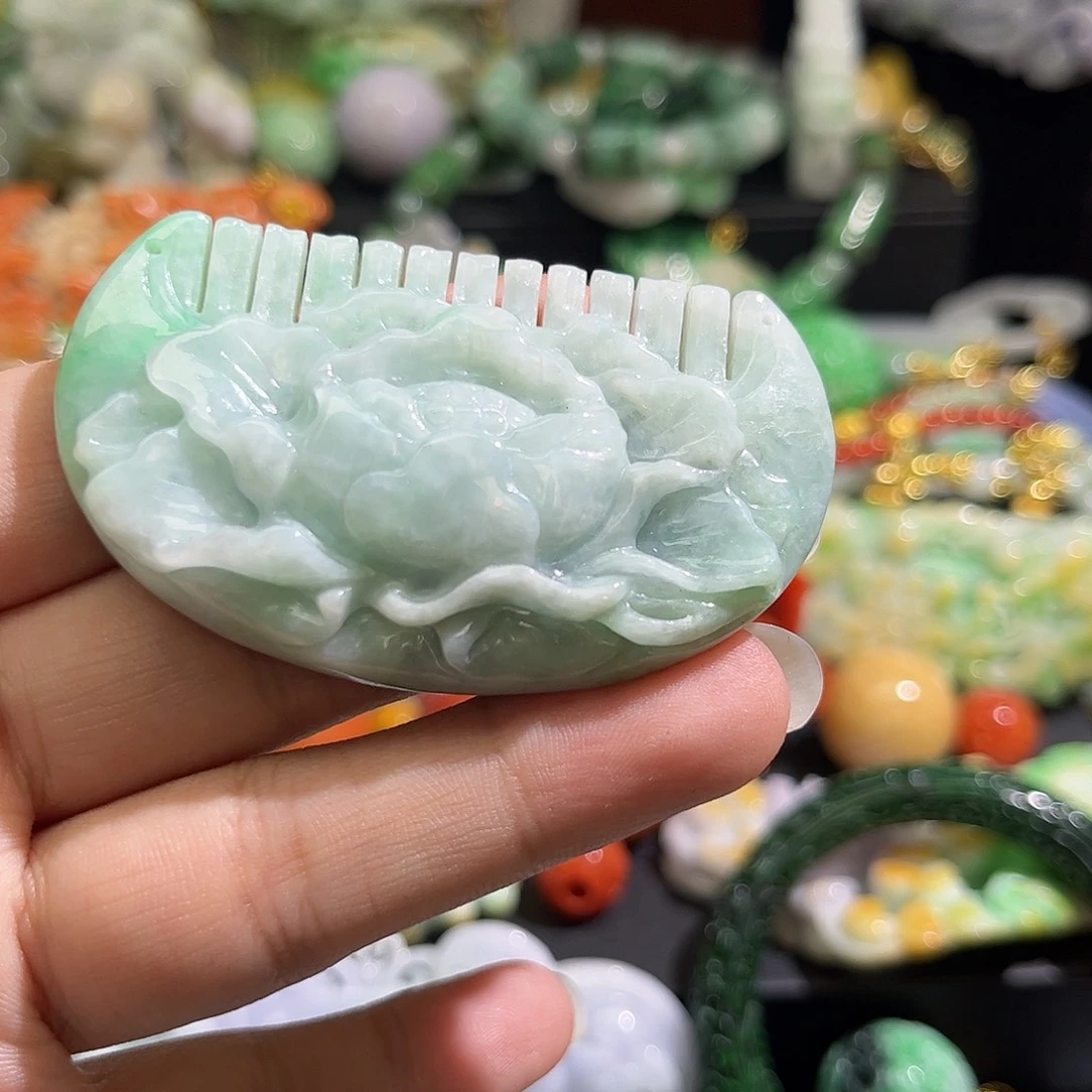 翡翠未镶嵌颈饰待编织