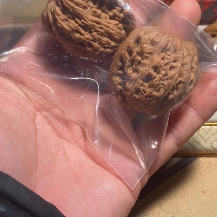 文玩核桃把件哟****?核桃