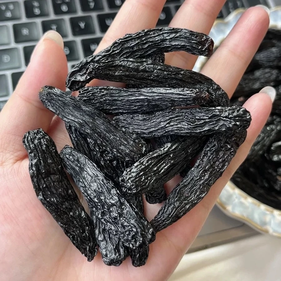 蓝宝石葡萄干大颗粒新疆吐鲁番美人指精选无籽散装健康