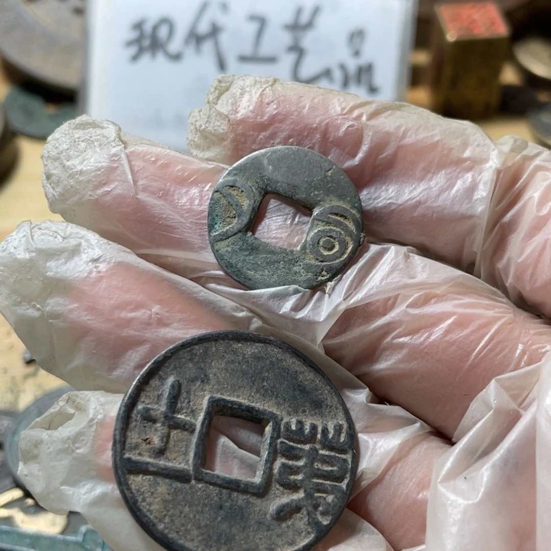 一***在铜现代工艺品学习币