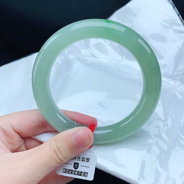 翡翠手镯未镶嵌56胖
