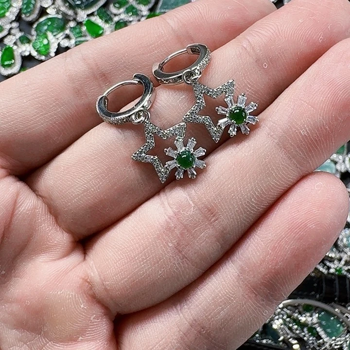 翡翠颈饰未镶嵌天然A货翡翠放漏