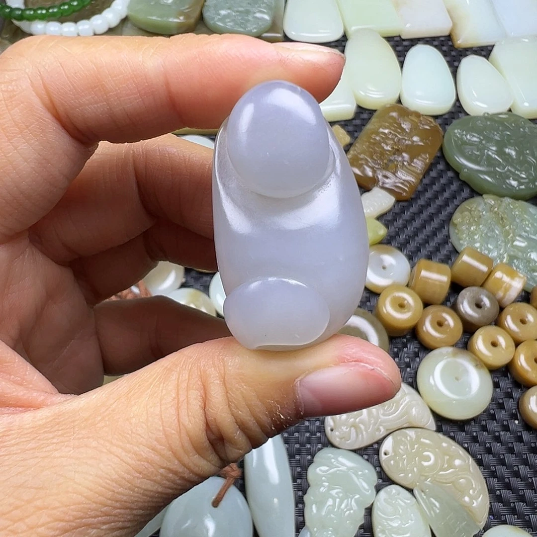 和田玉未镶嵌吊坠(不含链)微瑕漏，