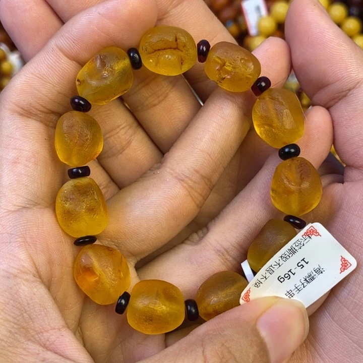 未镶嵌琥珀珠宝奇石