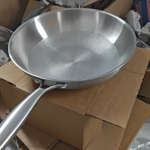 用***8瑕疵品，瑕疵品，，三层钢，，贵人