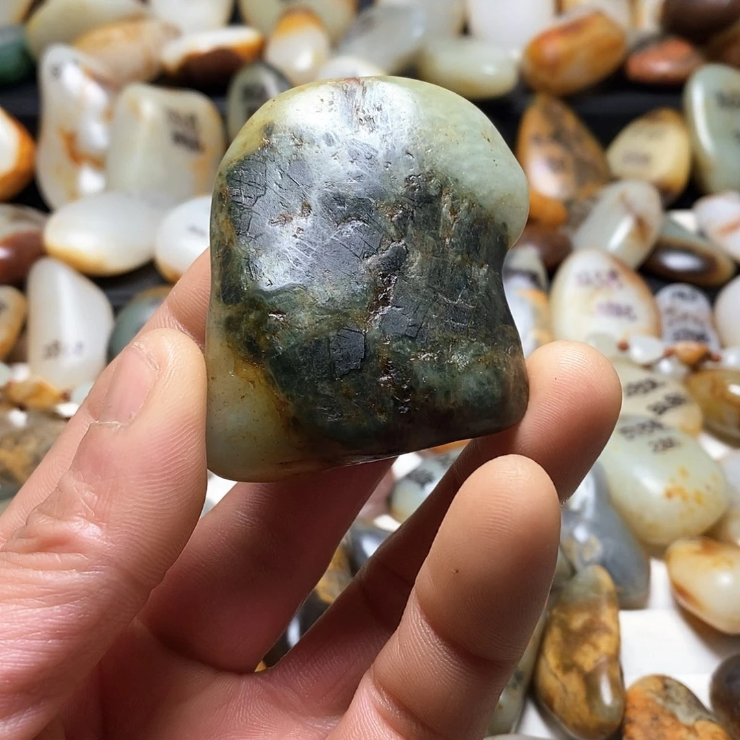 和田玉颈饰未镶嵌吊坠