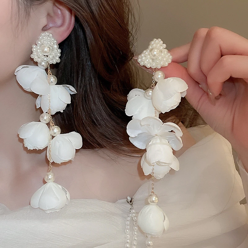 合金布艺耳饰 白色花朵长款流苏耳环超轻奢夸张小众时尚高级耳饰