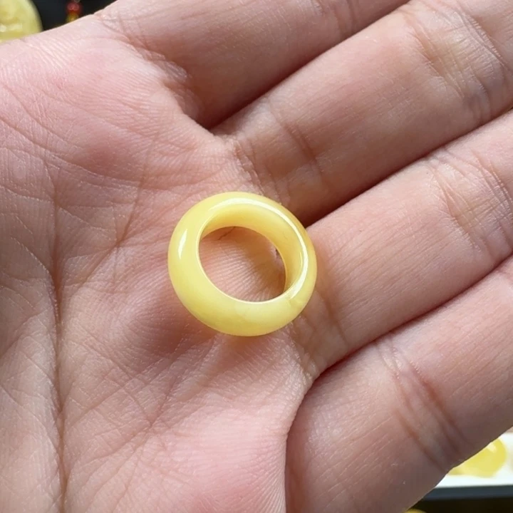 蕊***蜜蜡未镶嵌珠宝奇石