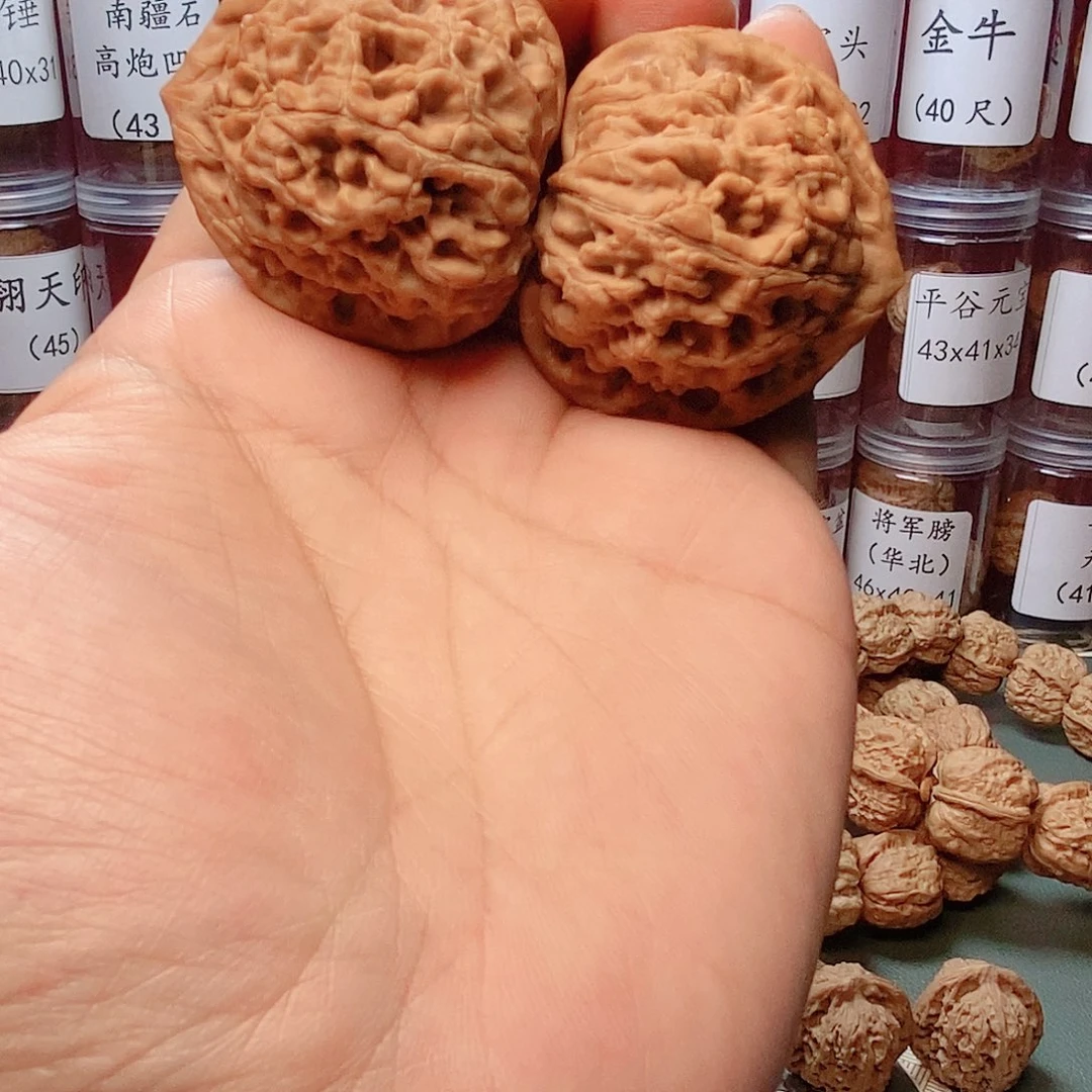 44尺寸全品水龙纹文玩核桃