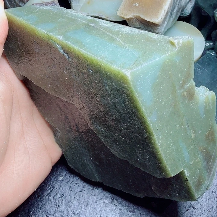 未镶嵌和田玉（糖玉）珠宝奇石