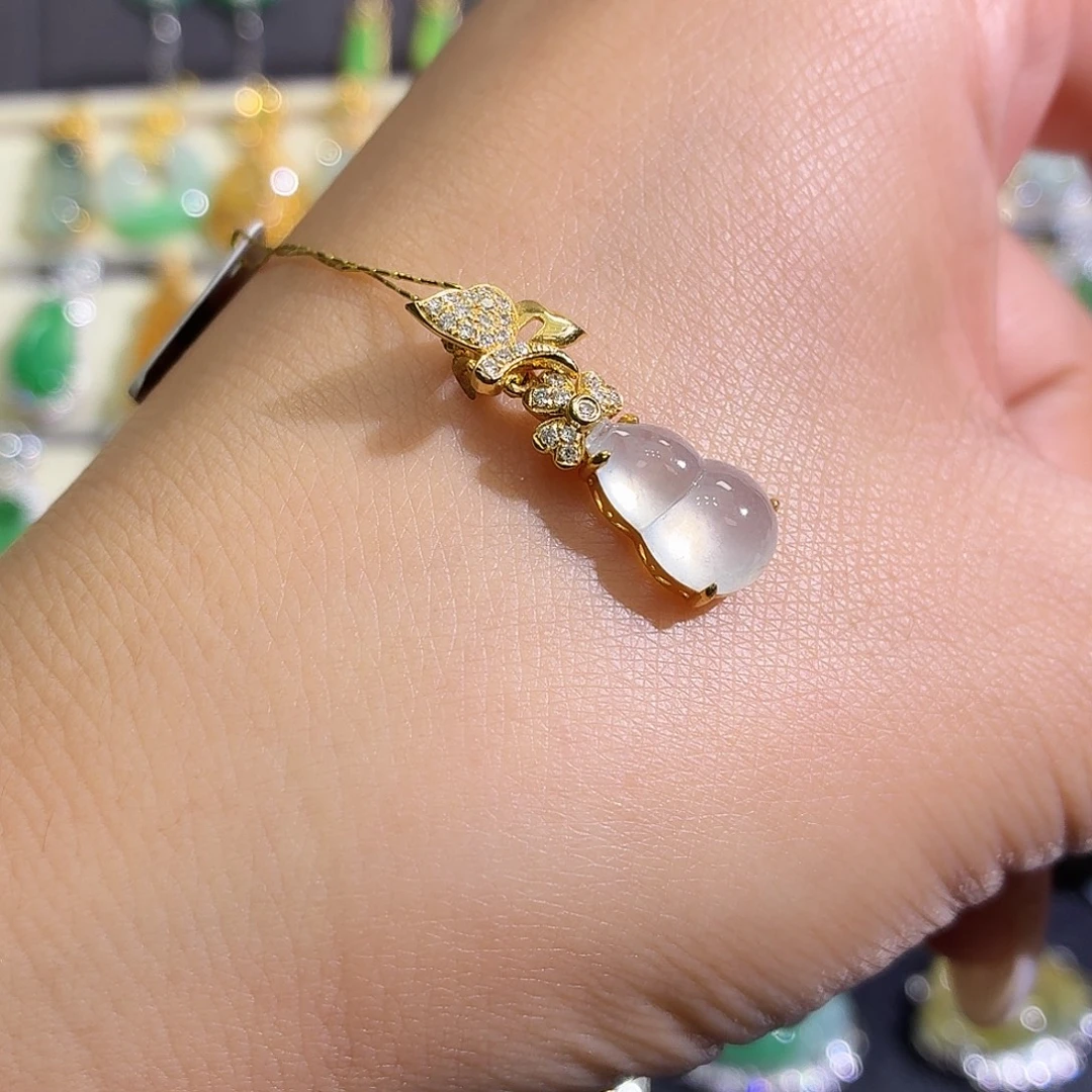 翡翠18K金镶嵌颈饰