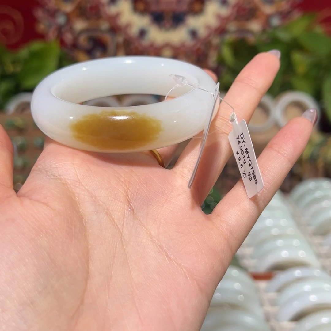 未镶嵌手镯和田玉（糖玉）