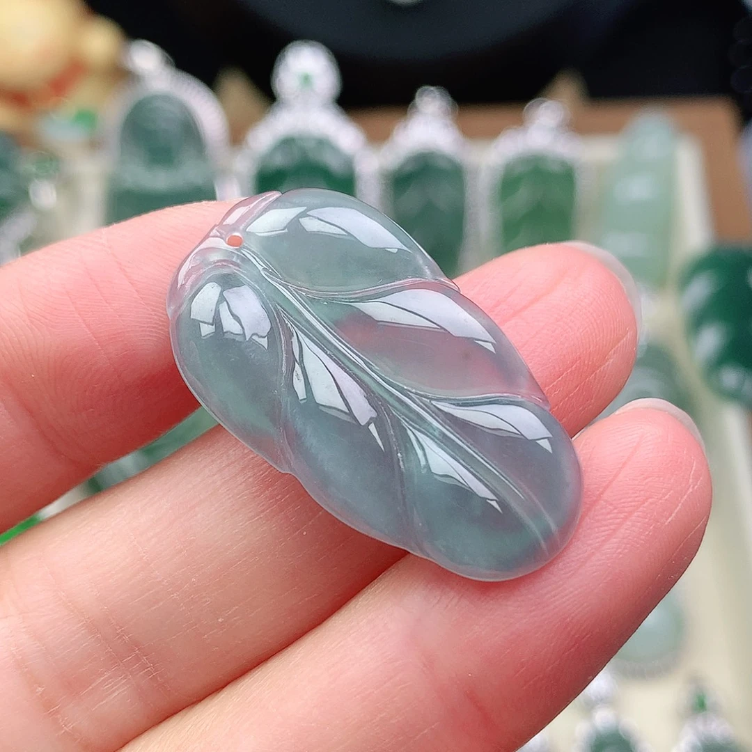 翡翠未镶嵌颈饰吊坠