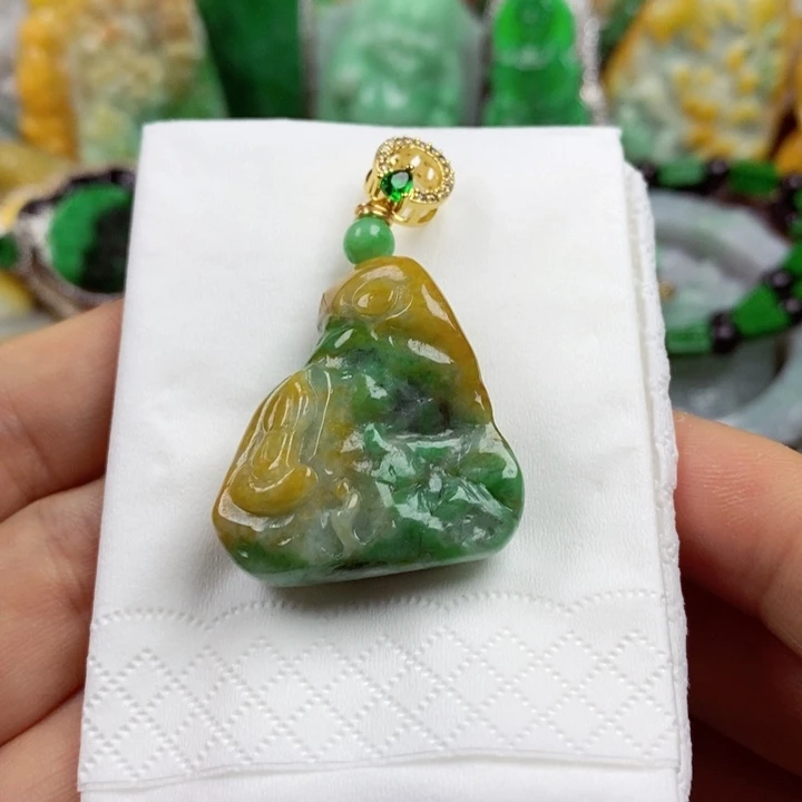 翡翠未镶嵌吊坠(赠链)