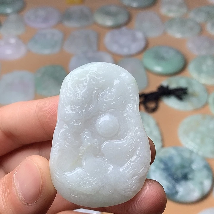 翡翠未镶嵌颈饰龙凤