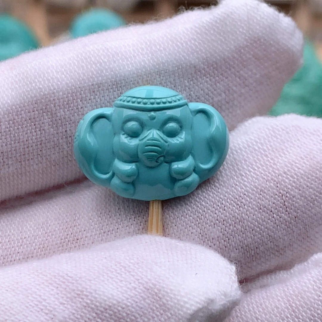 绿松石未镶嵌珠宝奇石