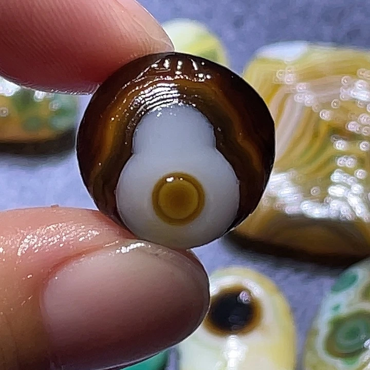 玛瑙/玉髓未镶嵌珠宝奇石