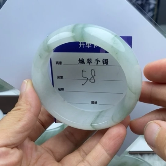 未镶嵌手镯石英质玉（金丝玉）