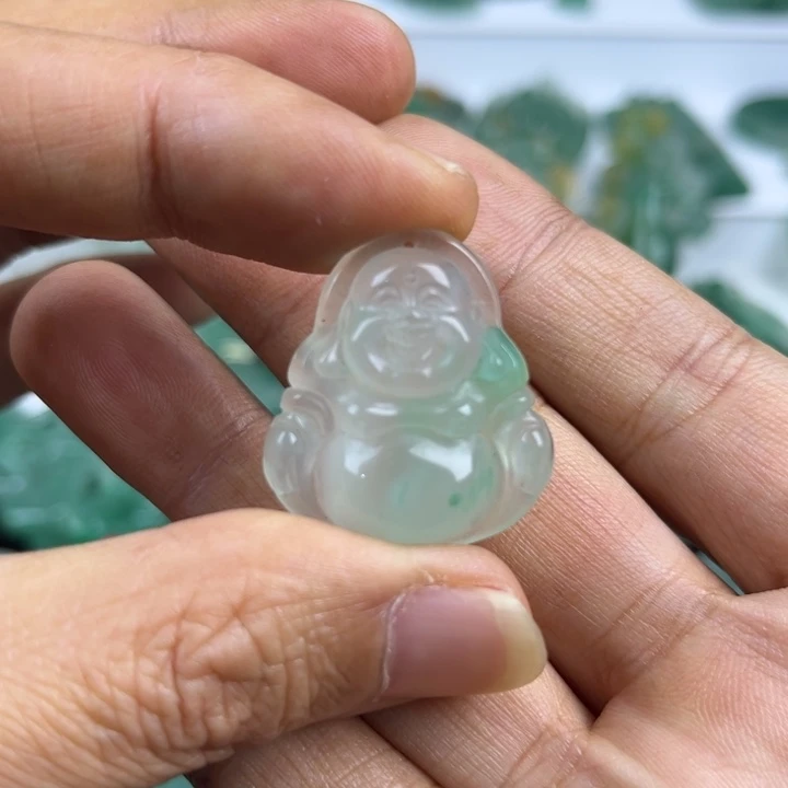 石英质玉未镶嵌颈饰