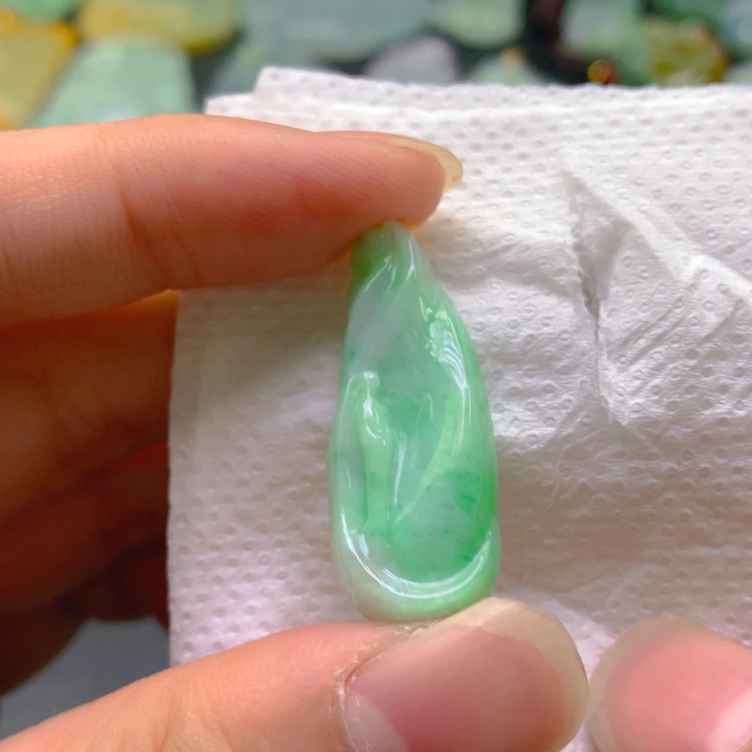 翡翠未镶嵌颈饰翡翠