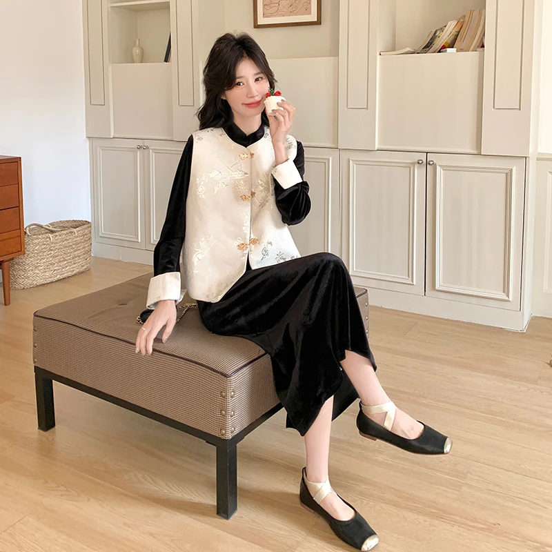 新中式刺绣马甲黑色丝绒连衣裙女2025春季新款端庄优雅气质两件套