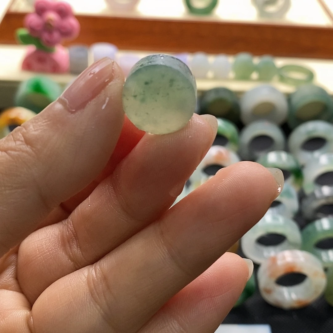 定制翡翠未镶嵌翡翠