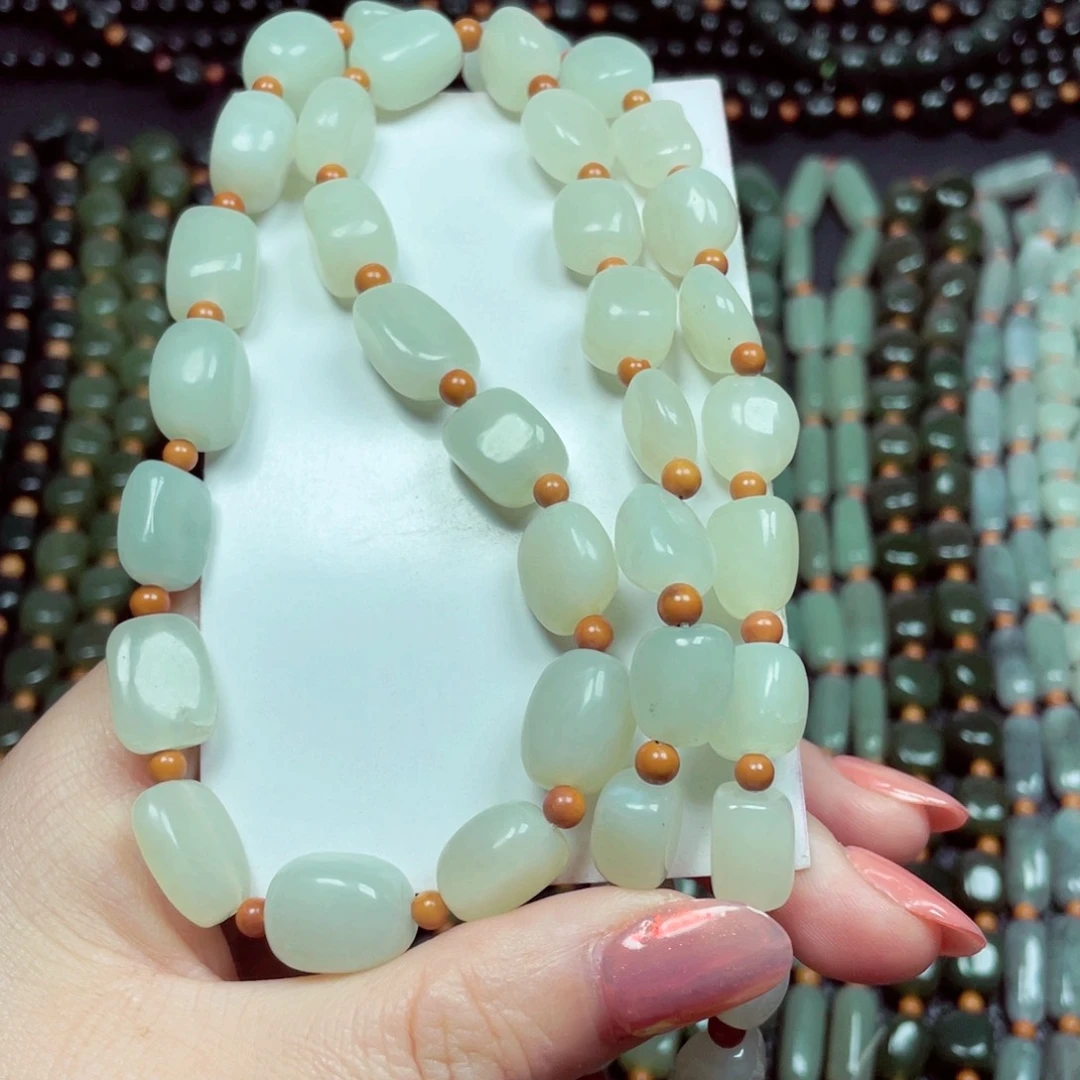 和田玉颈饰未镶嵌