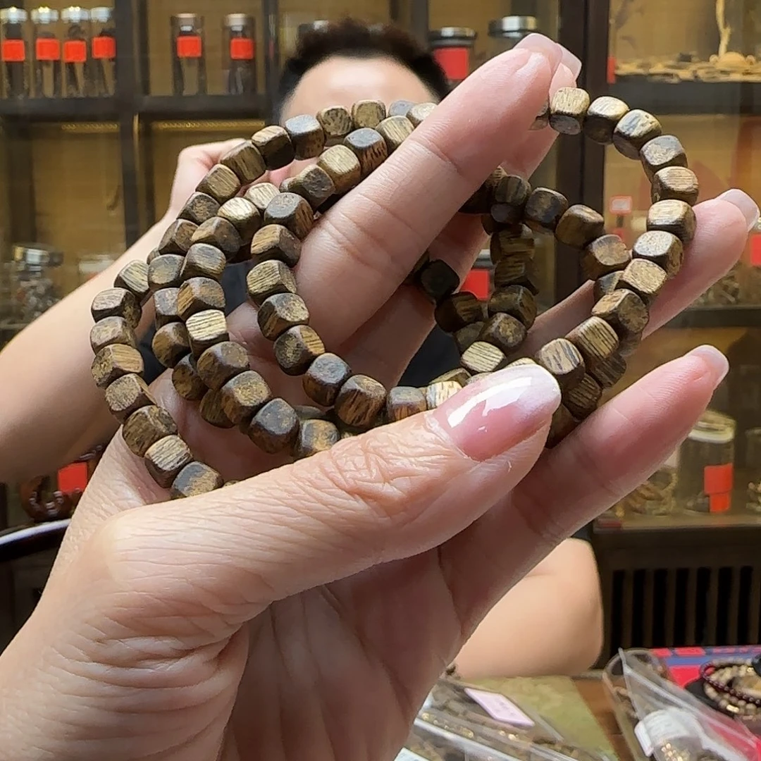 沉香沉香碎屑小方珠6mm 随机发一份