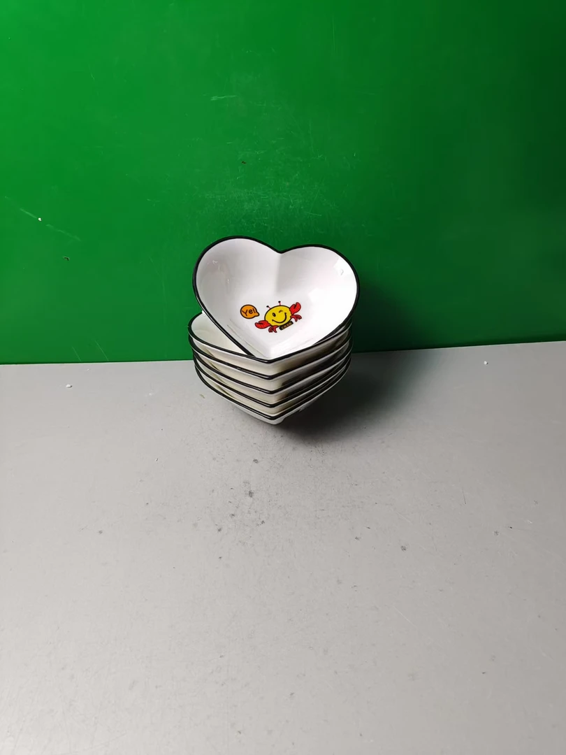 M1024 爱心味碟6个 陶瓷餐具 D1